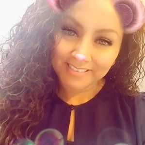 Meet your Posher, Manuela